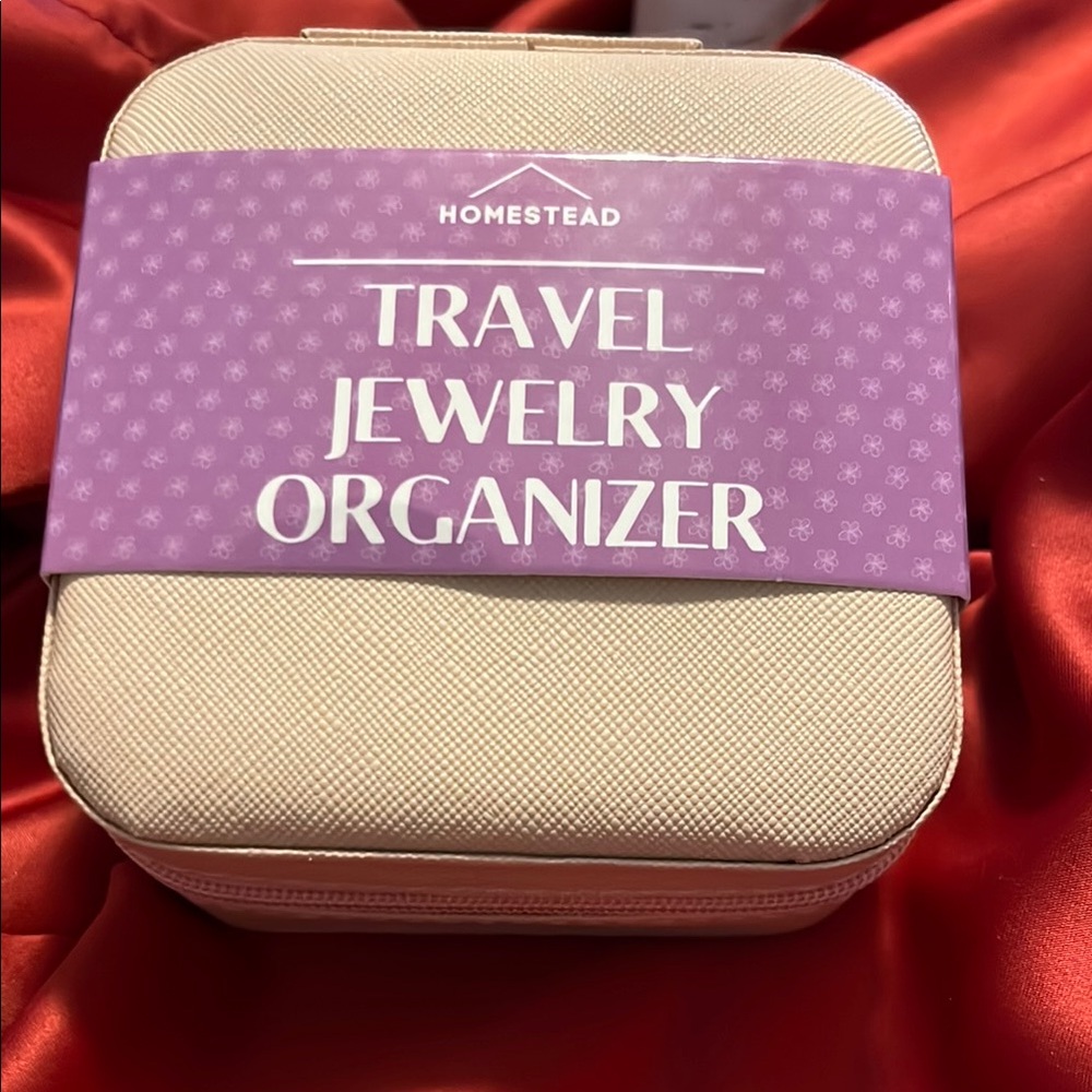Homestead Cream Travel Jewelry Organizer